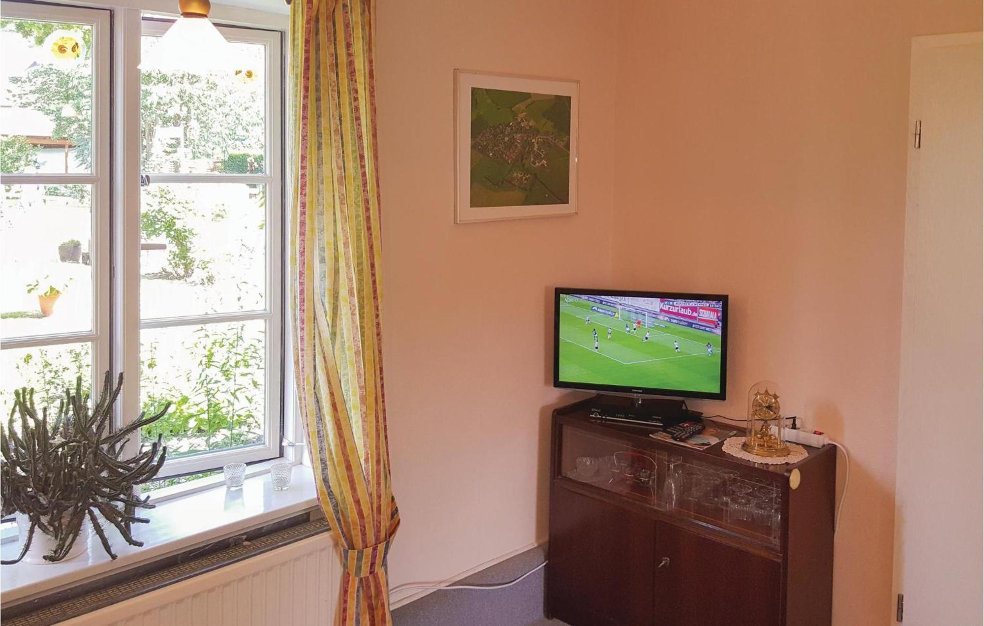 1 Bedroom Nice Apartment In Flueggendorf Klausdorf  Ngoại thất bức ảnh
